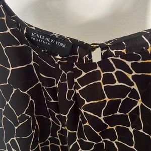 Black print 100% polyester sleeveless top